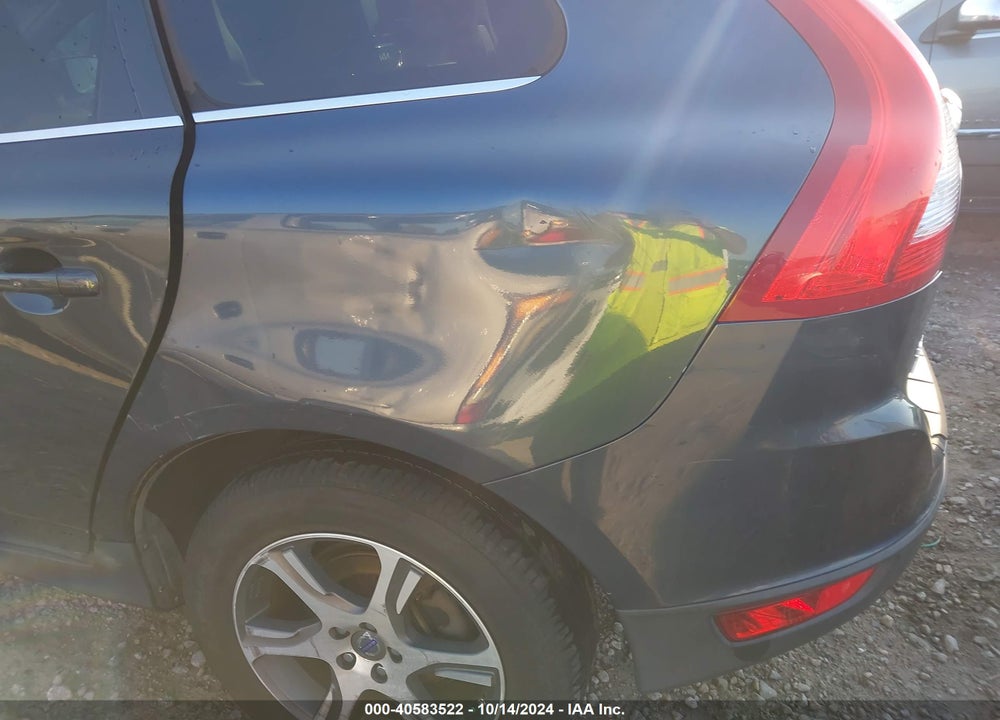 2011 VOLVO XC60 T6/T6 R-DESIGN VIN: YV4902DZ2B2194224