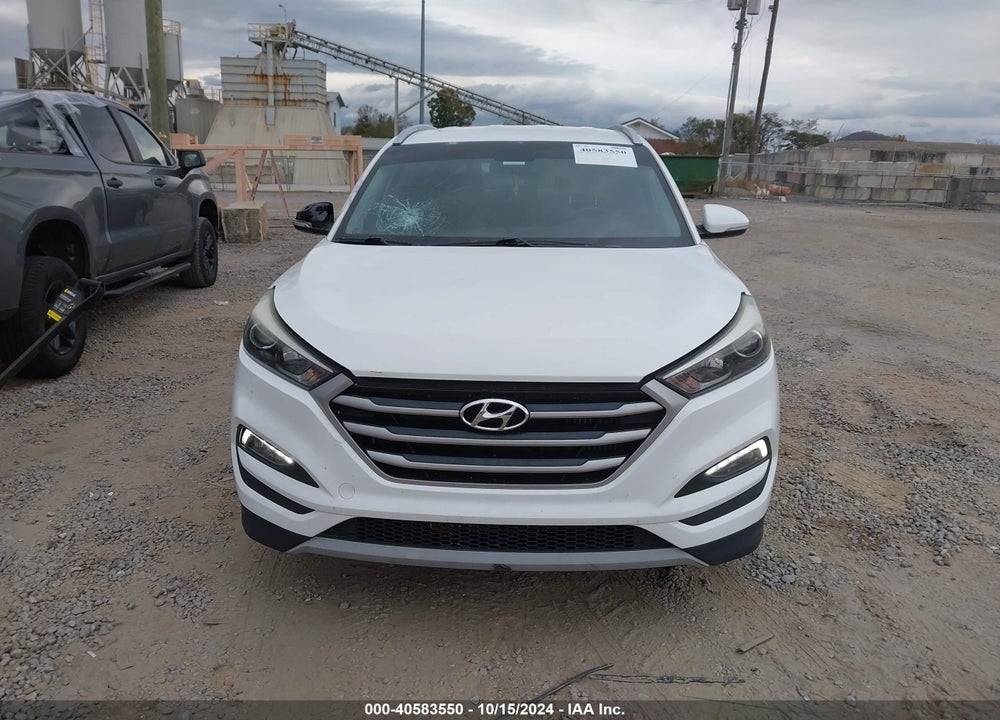 2017 HYUNDAI TUCSON SPORT VIN: KM8J3CA21HU310025