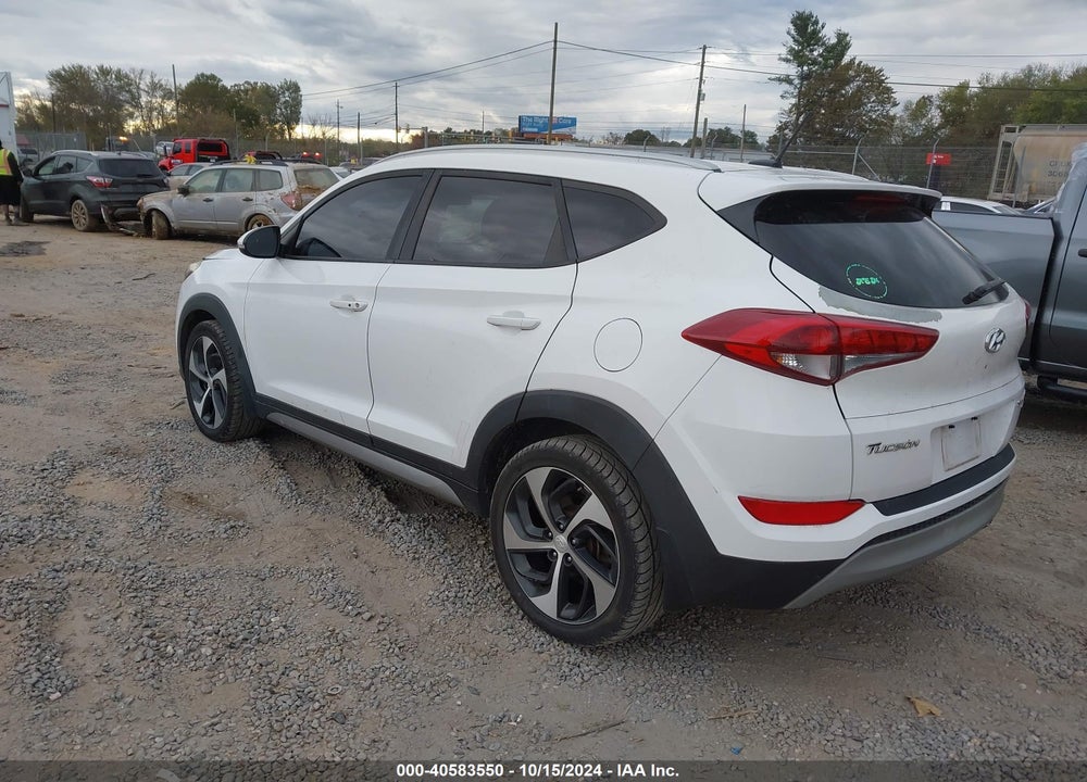 2017 HYUNDAI TUCSON SPORT VIN: KM8J3CA21HU310025
