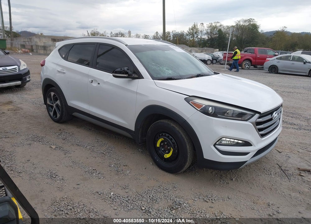2017 HYUNDAI TUCSON SPORT VIN: KM8J3CA21HU310025