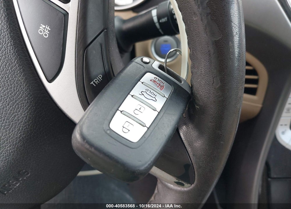 2011 HYUNDAI ELANTRA LIMITED VIN: 5NPDH4AE5BH039975