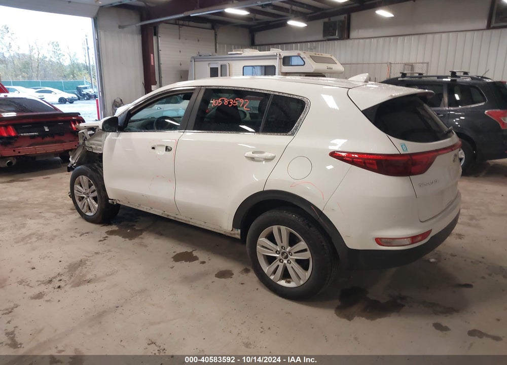 2018 KIA SPORTAGE LX VIN: KNDPMCAC3J7488737