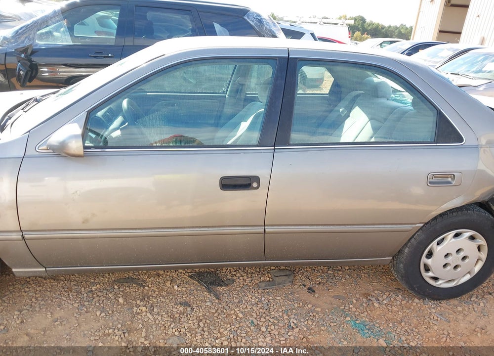 1998 TOYOTA CAMRY LE VIN: 4T1BG22KXWU250907