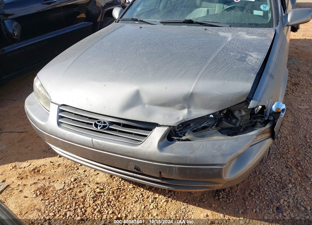 1998 TOYOTA CAMRY LE VIN: 4T1BG22KXWU250907