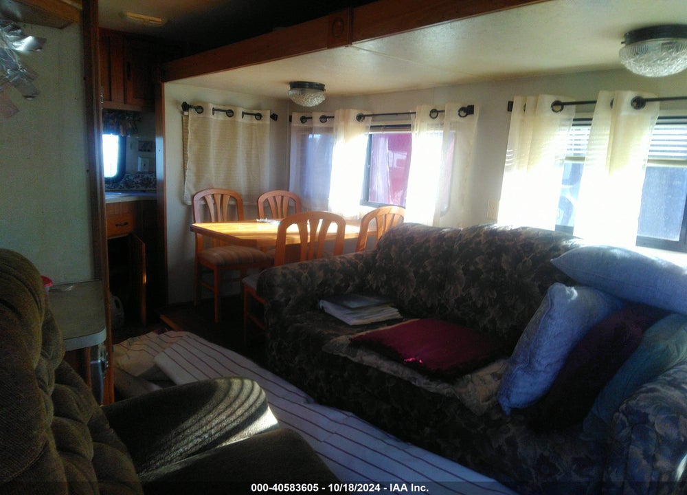 2000 COACHMEN TRAVEL VIN: 1TC2B1955Y3021755