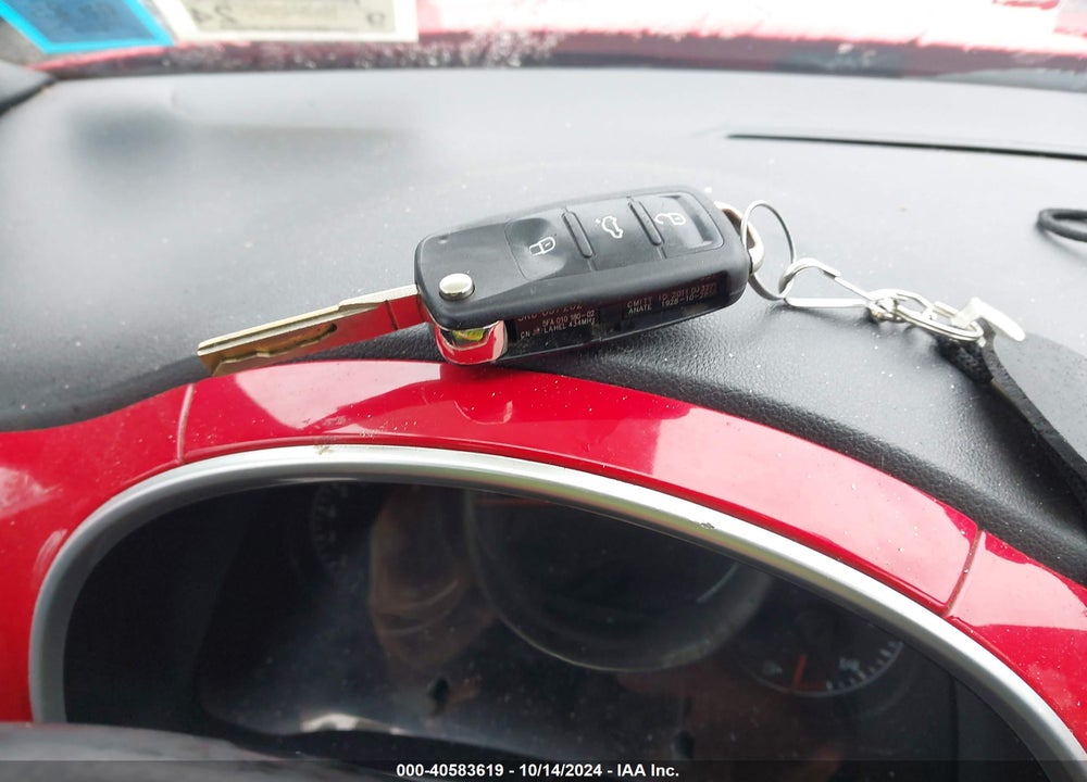 2012 VOLKSWAGEN BEETLE 2.5L VIN: 3VWHP7AT7CM632895