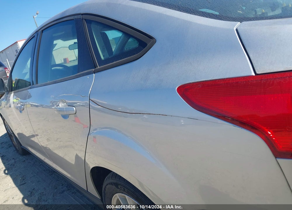 2018 FORD FOCUS SE VIN: 1FADP3F25JL255238