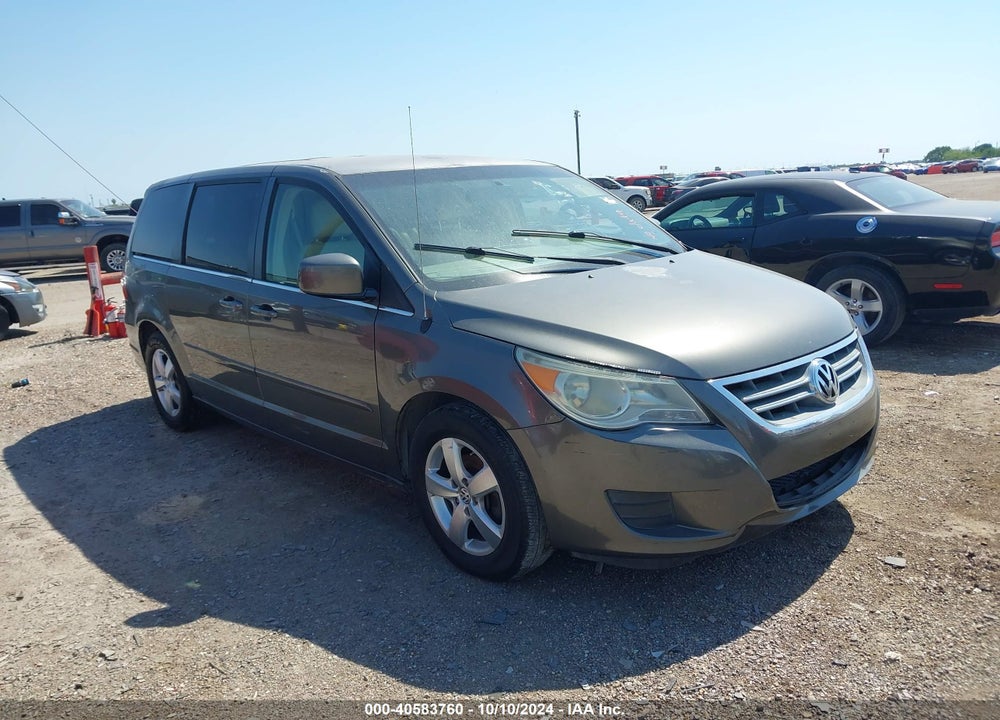 2010 VOLKSWAGEN ROUTAN SE VIN: 2V4RW3D15AR272681