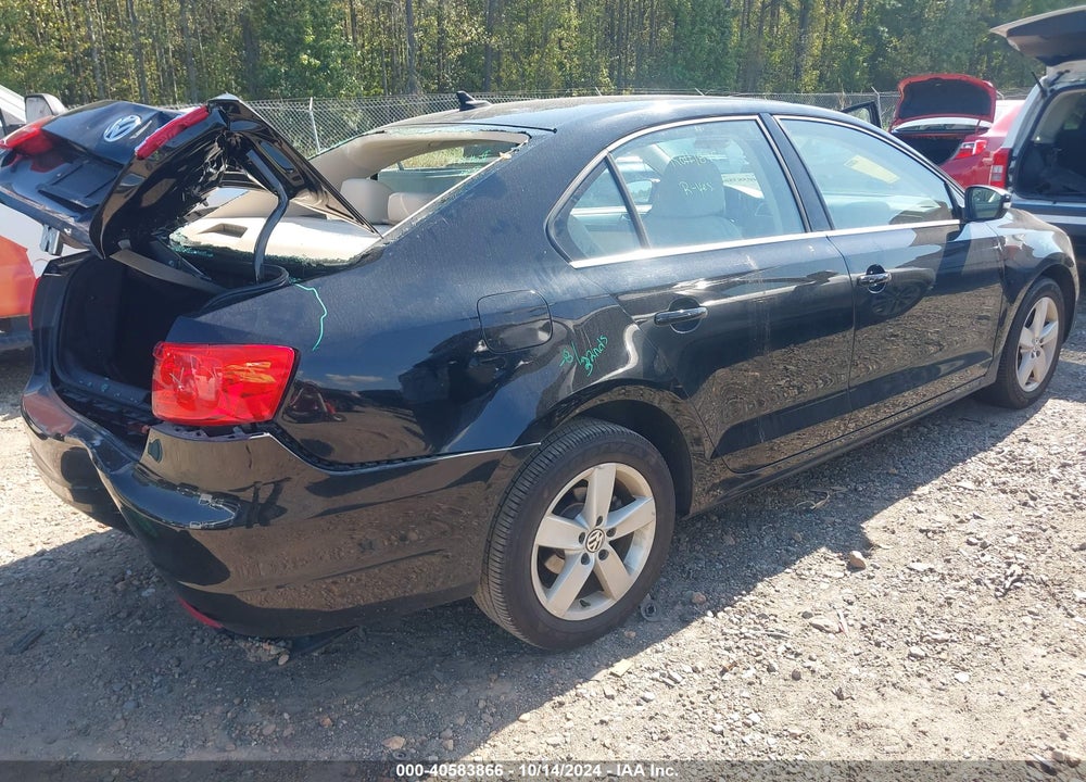 2012 VOLKSWAGEN JETTA 2.0L TDI VIN: 3VWLL7AJ5CM368869