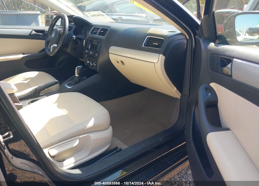 2012 VOLKSWAGEN JETTA 2.0L TDI VIN: 3VWLL7AJ5CM368869