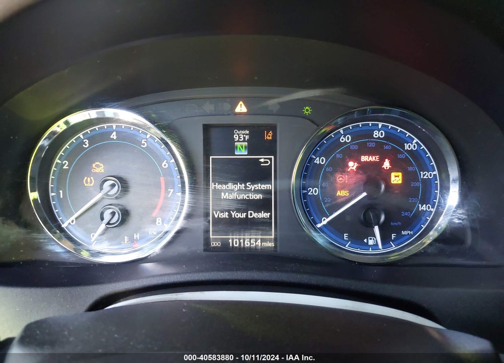 2018 TOYOTA COROLLA SE VIN: 2T1BURHE0JC111916