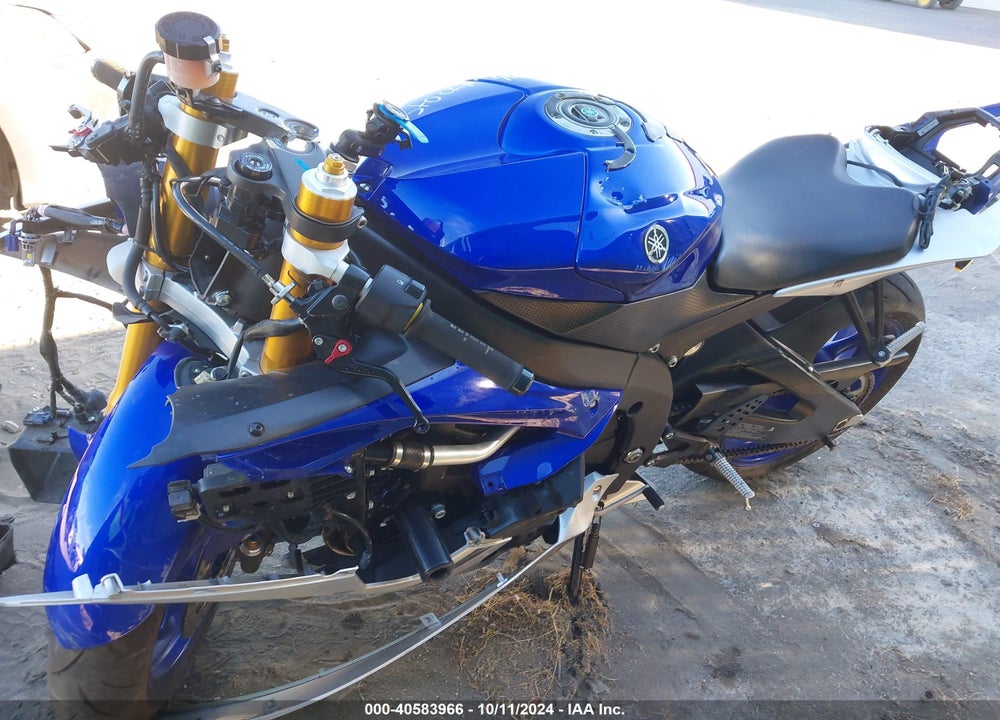 2015 YAMAHA YZFR6 C VIN: JYARJ16Y8FA009020