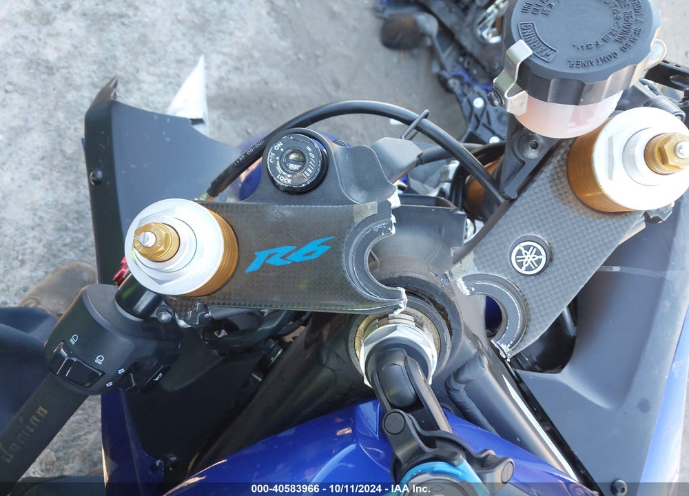 2015 YAMAHA YZFR6 C VIN: JYARJ16Y8FA009020