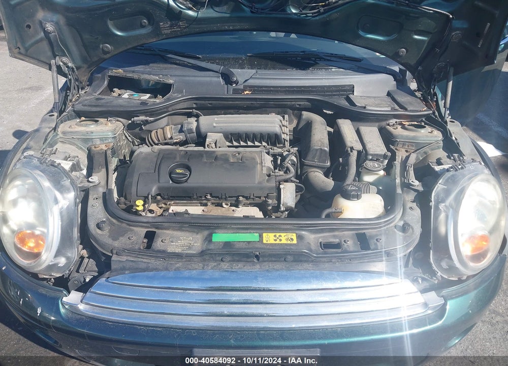 2008 MINI COOPER VIN: WMWMF33558TU68855