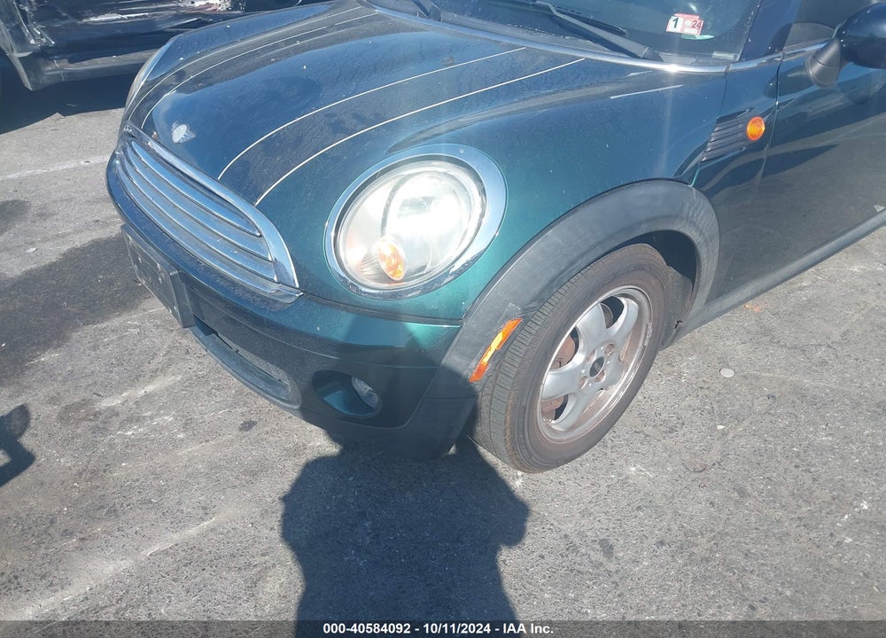 2008 MINI COOPER VIN: WMWMF33558TU68855