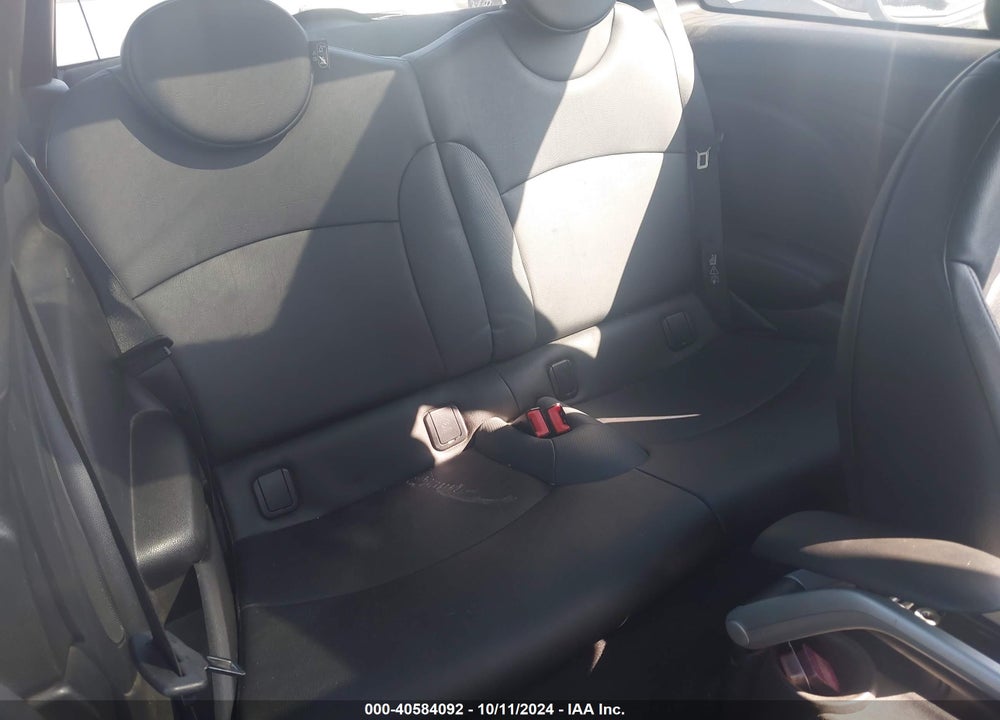 2008 MINI COOPER VIN: WMWMF33558TU68855