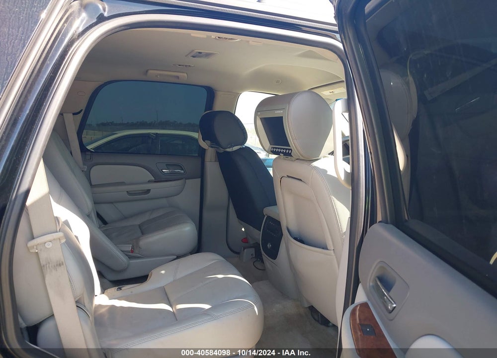 2008 CHEVROLET TAHOE LT VIN: 1GNFC13048R105500