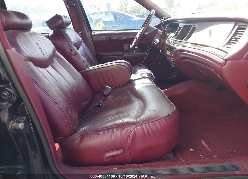 1995 LINCOLN TOWN CAR EXECUTIVE VIN: 1LNLM81W7SY683785