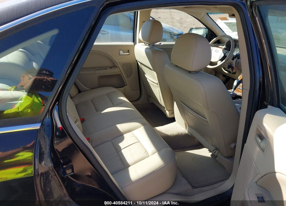 2005 FORD FIVE HUNDRED LIMITED VIN: 1FAFP25135G112007