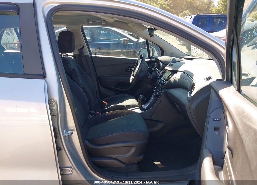 2019 CHEVROLET TRAX LS VIN: 3GNCJKSB3KL139170