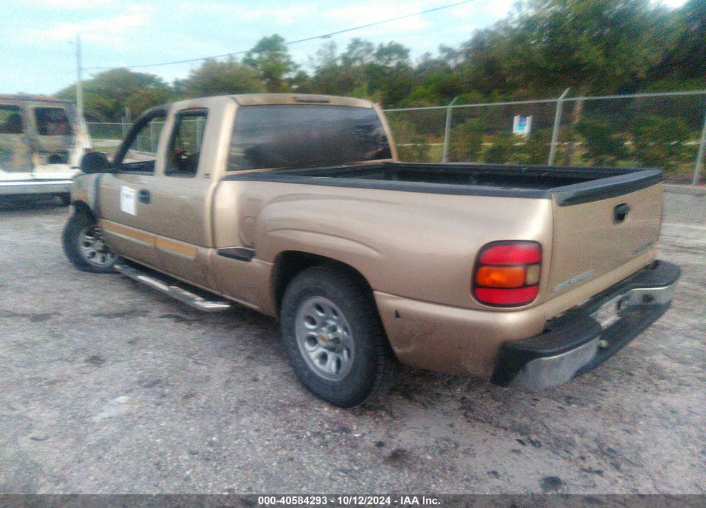 2005 CHEVROLET SILVERADO 1500 LS VIN: 1GCEC19T85Z130501