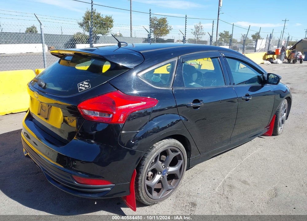 2018 FORD FOCUS ST VIN: 1FADP3L97JL211775