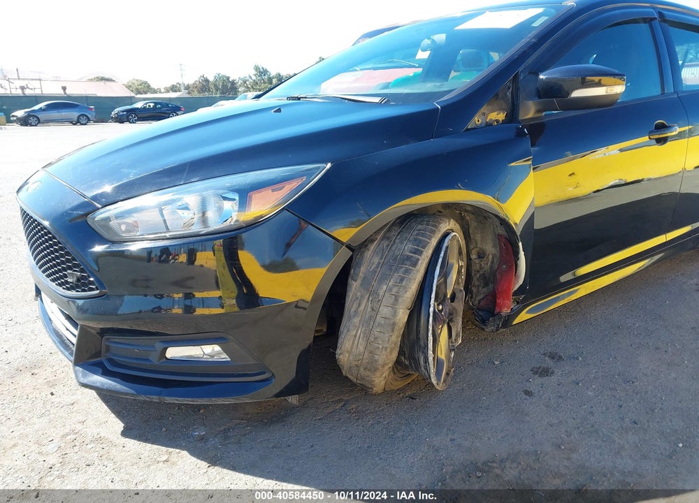 2018 FORD FOCUS ST VIN: 1FADP3L97JL211775