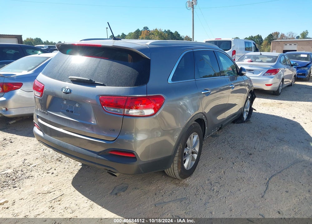 2018 KIA SORENTO 3.3L LX VIN: 5XYPG4A55JG401776