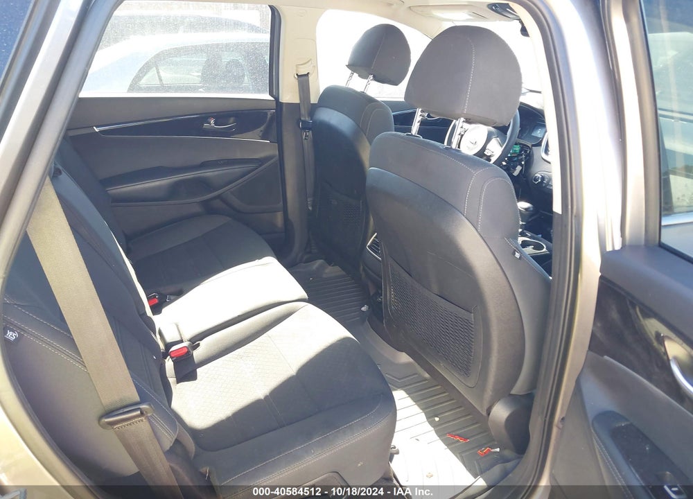 2018 KIA SORENTO 3.3L LX VIN: 5XYPG4A55JG401776