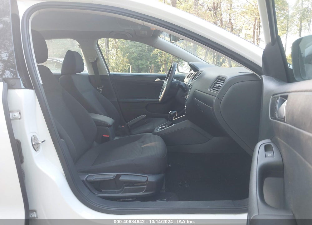 2015 VOLKSWAGEN JETTA 2.0L S VIN: 3VW2K7AJ4FM225589