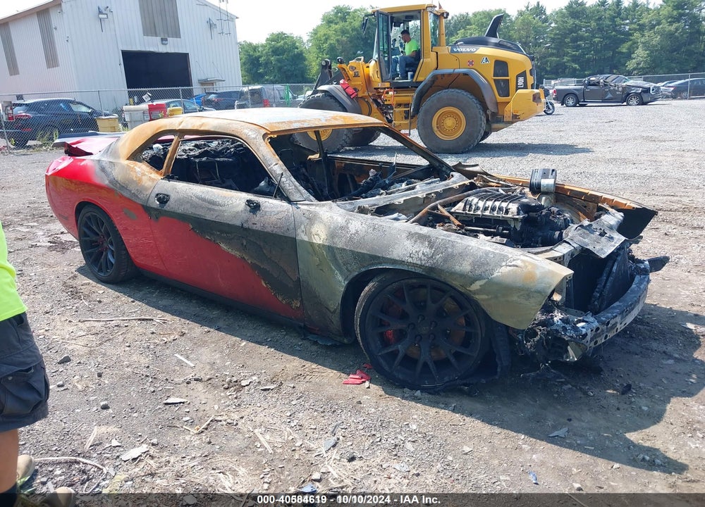 2016 DODGE CHALLENGER SRT HELLCAT VIN: 2C3CDZC93GH335540