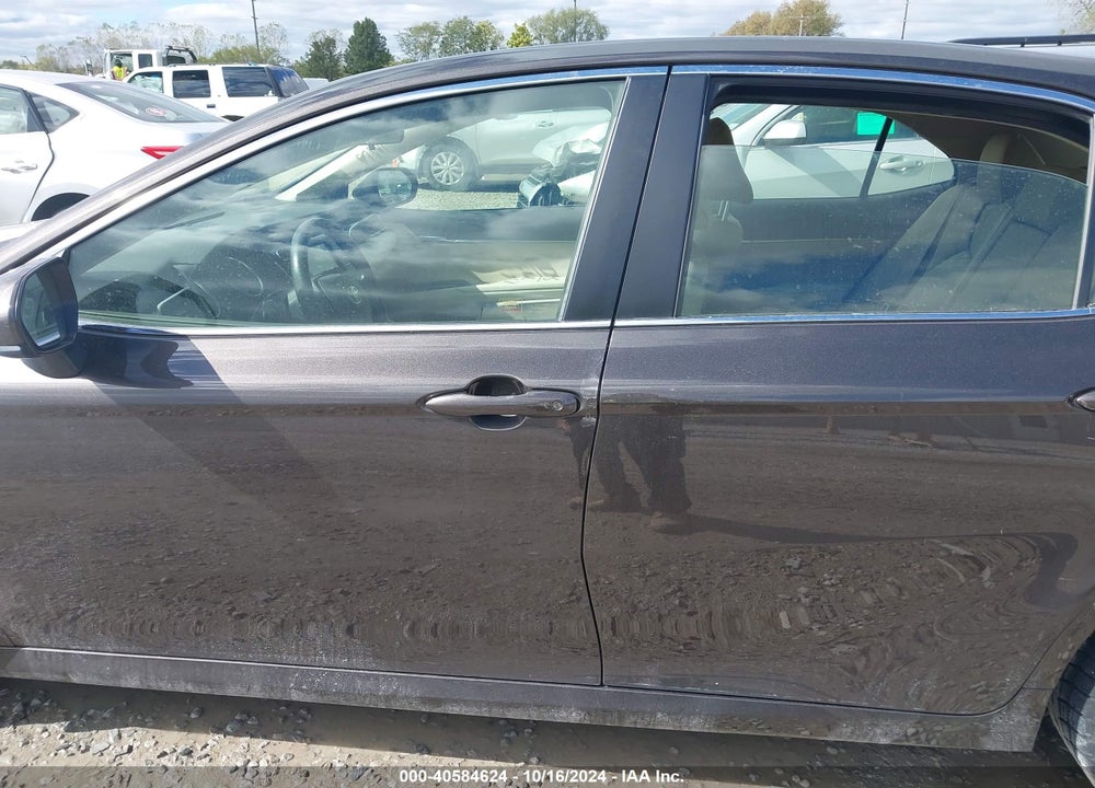 2018 TOYOTA CAMRY LE VIN: JTNB11HK5J3014375