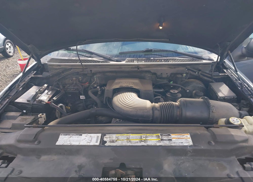 2002 FORD EXPEDITION XLT VIN: 1FMRU15L12LA15219