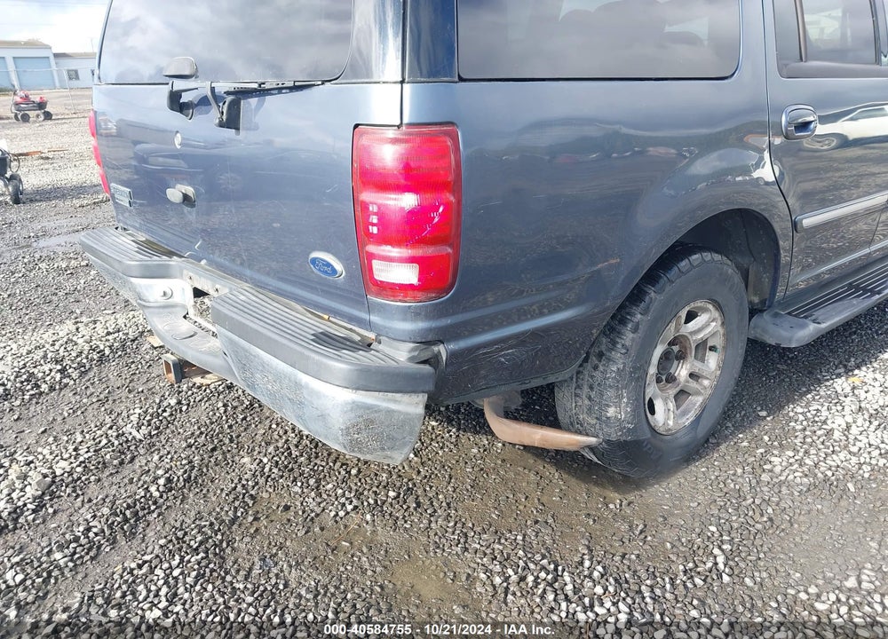 2002 FORD EXPEDITION XLT VIN: 1FMRU15L12LA15219