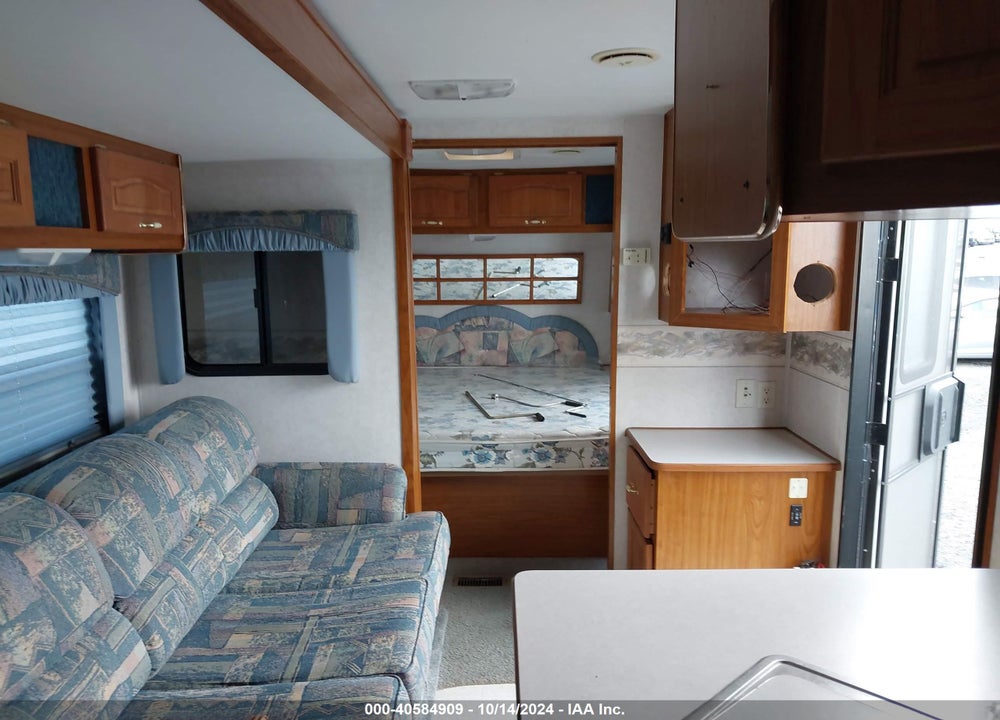 2001 THOR AMERICA CITATION 37Z TRAVEL TRAILER 33FT 1 SLIDEOUT WHITE VIN: 1CNTD79211M001971