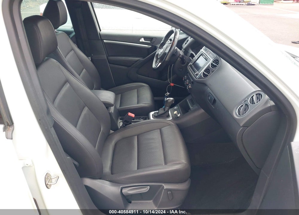 2016 VOLKSWAGEN TIGUAN R-LINE VIN: WVGAV7AX8GW611780