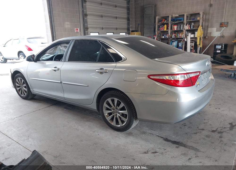 2015 TOYOTA CAMRY XLE VIN: 4T1BF1FK7FU882951