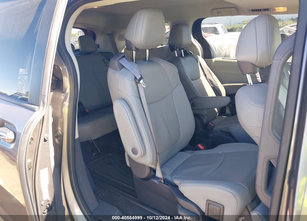 2022 TOYOTA SIENNA LIMITED VIN: 5TDZRKEC5NS085711