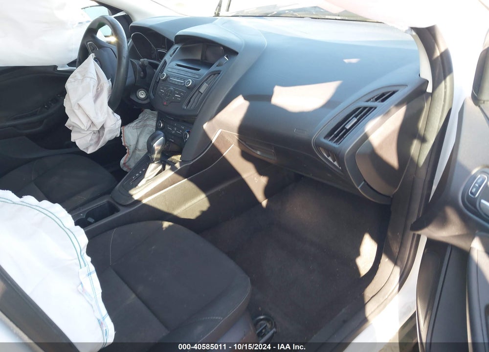 2017 FORD FOCUS SE VIN: 1FADP3F21HL300699