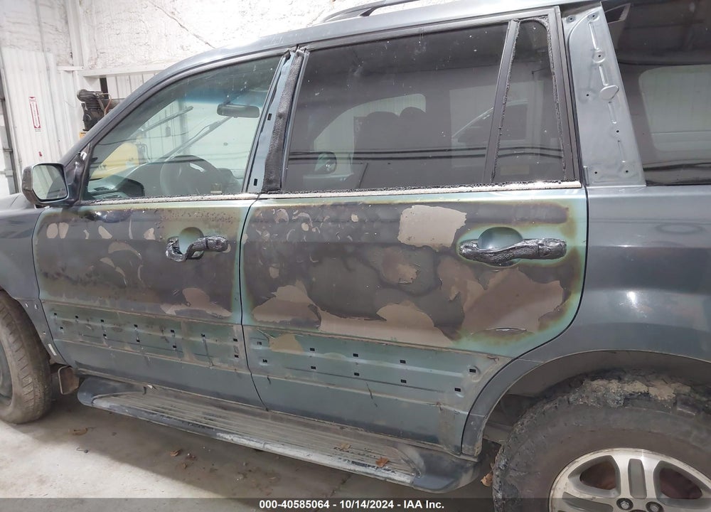 2004 HONDA PILOT EX VIN: 2HKYF18404H555733