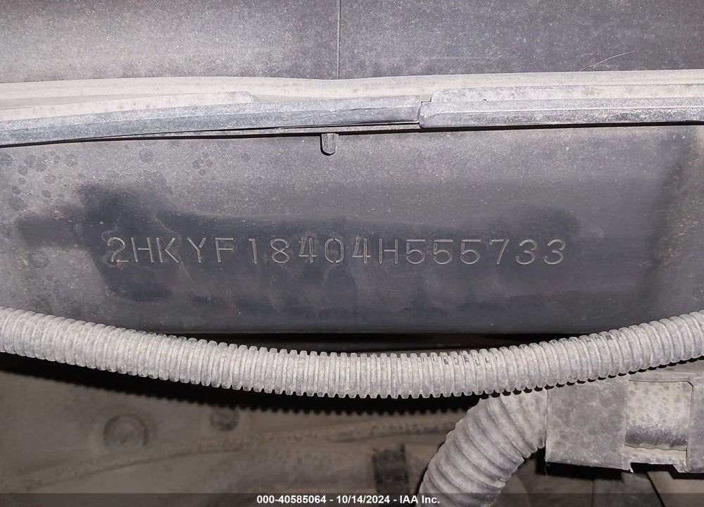 2004 HONDA PILOT EX VIN: 2HKYF18404H555733