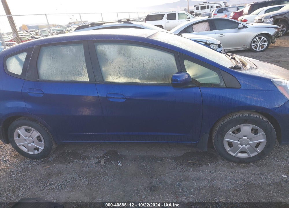 2013 HONDA FIT VIN: JHMGE8H31DC068680