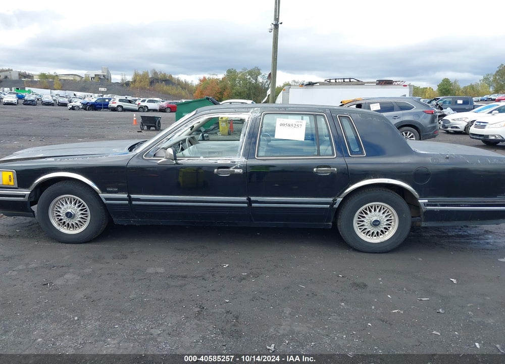 1991 LINCOLN TOWN CAR EXECUTIVE VIN: 1LNCM81W5MY785976