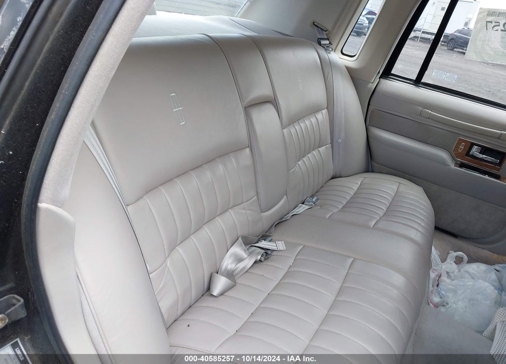 1991 LINCOLN TOWN CAR EXECUTIVE VIN: 1LNCM81W5MY785976