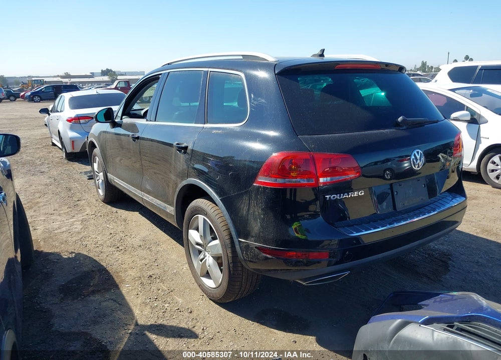 2011 VOLKSWAGEN TOUAREG TDI LUX VIN: WVGFK9BP3BD003260