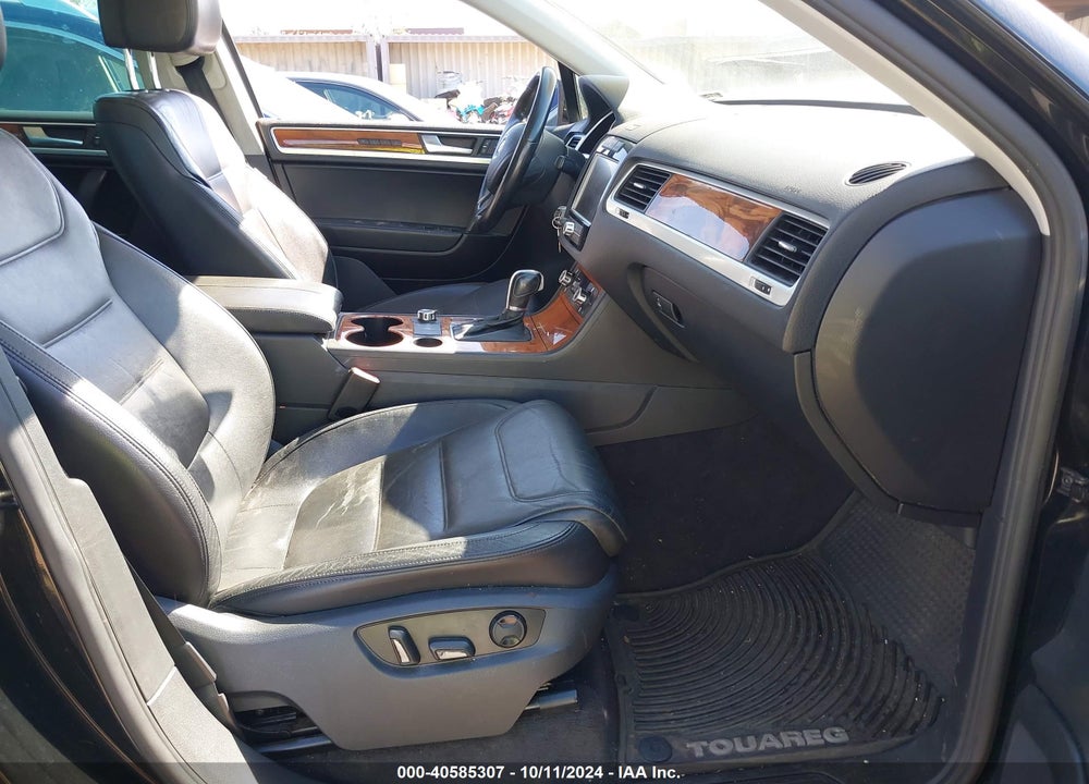 2011 VOLKSWAGEN TOUAREG TDI LUX VIN: WVGFK9BP3BD003260
