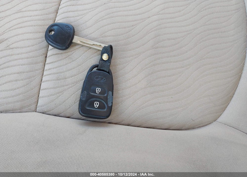 2013 HYUNDAI ACCENT GLS VIN: KMHCU4AE7DU396182