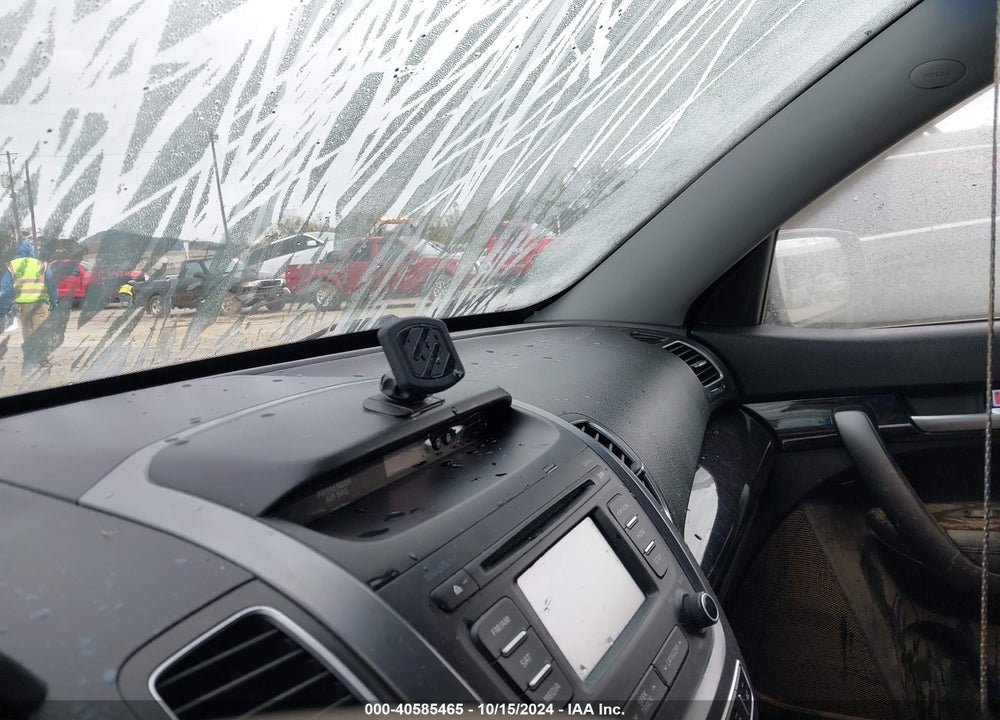 2014 KIA SORENTO LX VIN: 5XYKT3A62EG478703