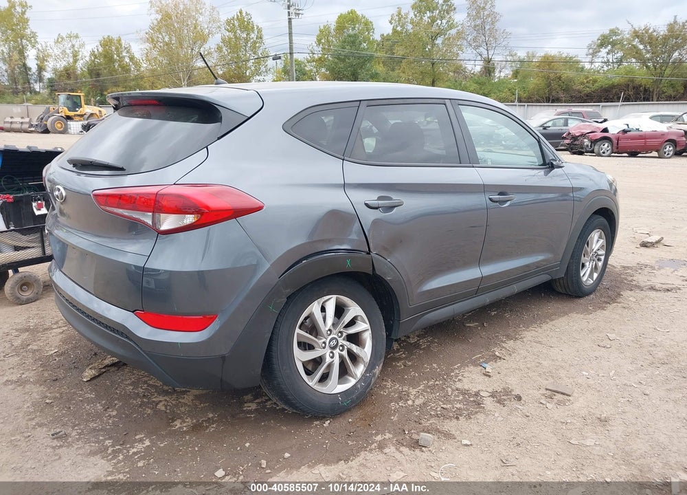 2018 HYUNDAI TUCSON SE VIN: KM8J23A45JU645749