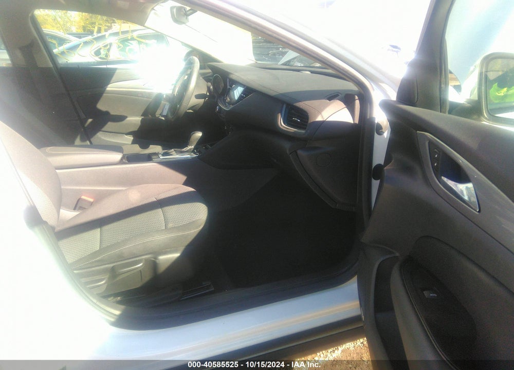 2018 BUICK REGAL TOURX VIN: W04GU8SX8J1090550